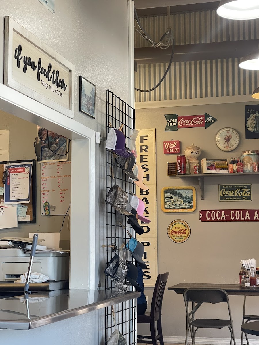 Cattleman's Kitchen & Cakes